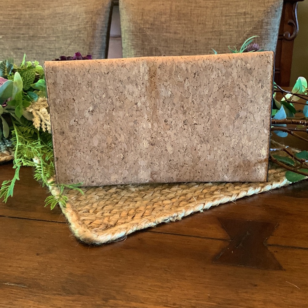 Scalloped Cork and Gold Clutch - Picture 3 of 4